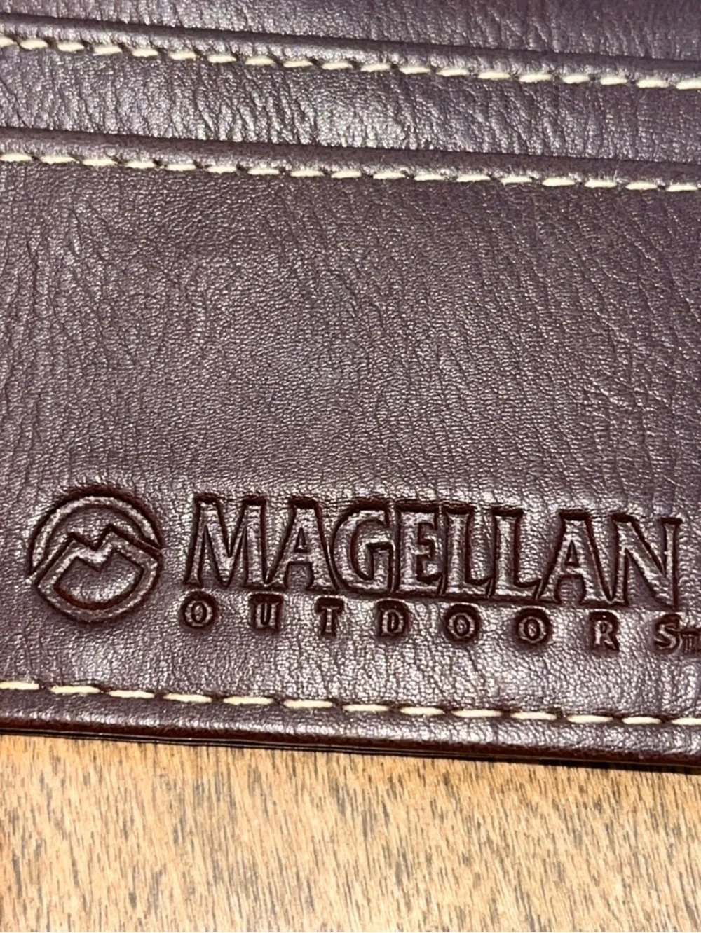 Magellan Outdoors: Men's Leather Roper Wallet Texas Star Concho: Brown & Camo